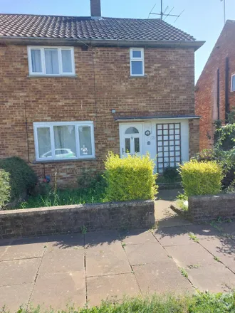 Rent this 5 bed room on Fermor Crescent in Luton, LU2 9HT