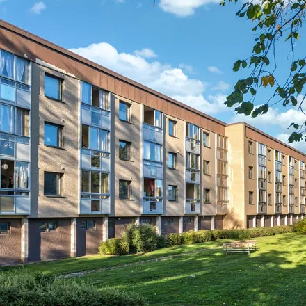 Rent this 3 bed apartment on Petersbergsgatan in 653 47 Karlstad, Sweden