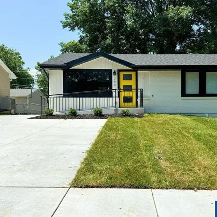 Buy this 3 bed house on 2941 S 58th St in Lincoln, Nebraska