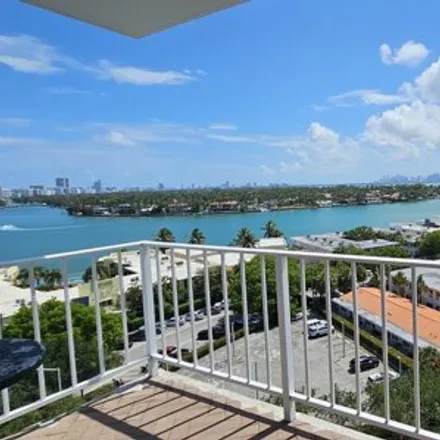 Buy this 1 bed condo on 6900 Bay Drive in Isle of Normandy, Miami Beach