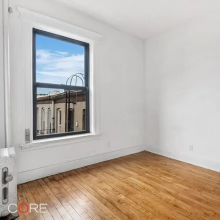Image 6 - 80 Downing Street, New York, NY 11238, USA - House for rent