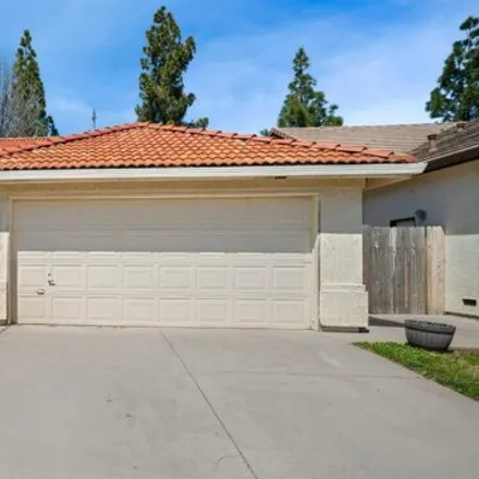 Buy this 3 bed house on 2572 Du Bois Drive in Roseville, CA 95661