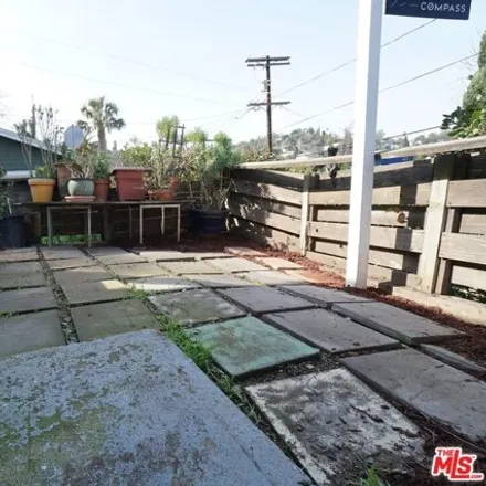 Image 4 - 1916 Whitmore Avenue, Los Angeles, CA 90039, USA - House for sale