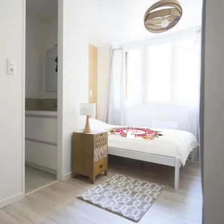 Rent this 3 bed room on 23 Rue Cérès in 51100 Reims, France