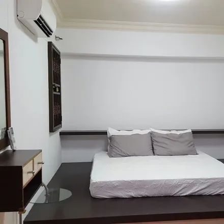 Rent this 3 bed apartment on Peng Siang in 472 Choa Chu Kang Avenue 3, Singapore 680472
