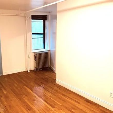 Image 3 - 276 West 71st Street, New York, NY 10023, USA - Townhouse for rent