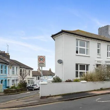 Buy this 5 bed house on 240 Queen's Park Road in Brighton, BN2 9ZB