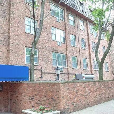 Rent this 1 bed condo on 3710 N Pine Grove Ave Apt 408 in Chicago, Illinois