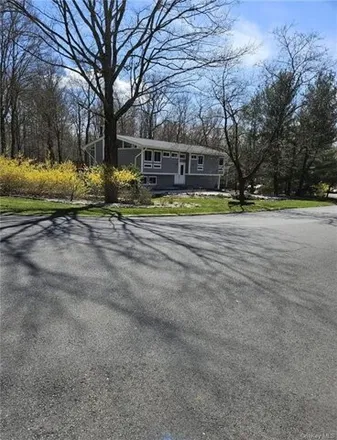 Image 1 - 2 Brook Hollow Court, Village of Spring Valley, NY 10977, USA - House for sale