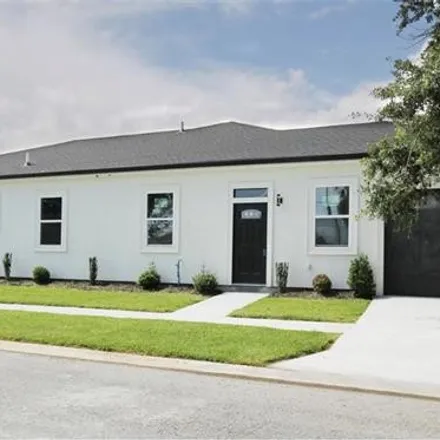 Image 7 - 3414 Montesquieu Street, Versailles, Chalmette, LA 70043, USA - Duplex for sale