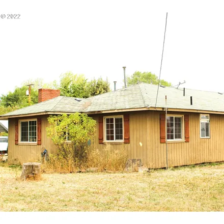 Buy this 3 bed house on 3409 Altamont Drive in Klamath Falls, OR 97603