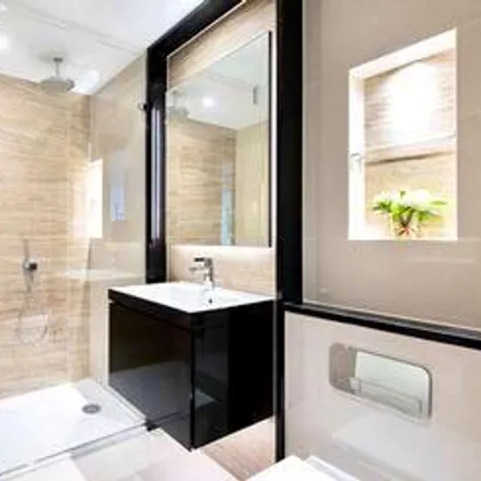 Image 8 - Garrett Mensions, Edgware Road, London, W2 1EA, United Kingdom - Apartment for rent