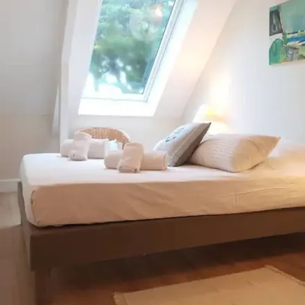 Rent this 2 bed apartment on Batz-sur-Mer in Rue Jean de Landevennec, 44740 Batz-sur-Mer