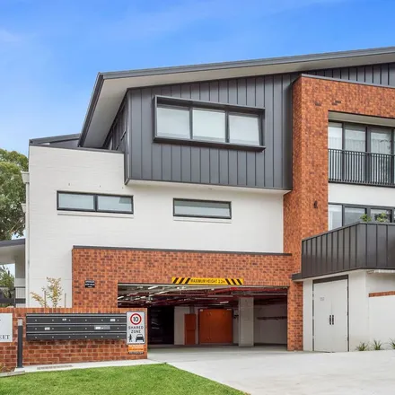 Rent this 3 bed townhouse on Antill Street in Queanbeyan NSW 2620, Australia