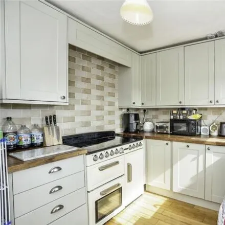 Image 2 - Castlefields, Northfleet, DA13 9EJ, United Kingdom - Duplex for rent