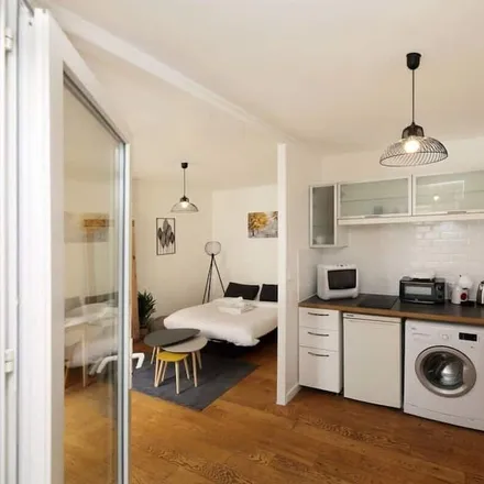 Rent this studio apartment on Paris