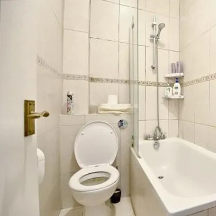 Image 6 - Hendon Way, Cricklewood Lane, Childs Hill, London, NW2 1HR, United Kingdom - Apartment for sale