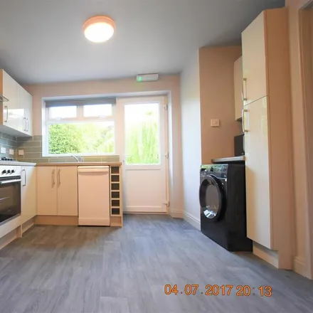 Rent this 5 bed townhouse on 86 Lodge Hill Road in Selly Oak, B29 6NG