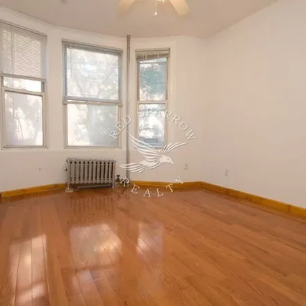 Rent this 3 bed apartment on 20 Spring Street in New York, NY 10012