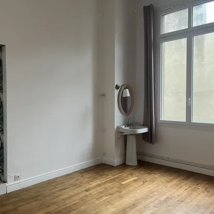 Rent this 2 bed apartment on 74 Rue Professeurs Alphonse et Abel Pellé in 35700 Rennes, France