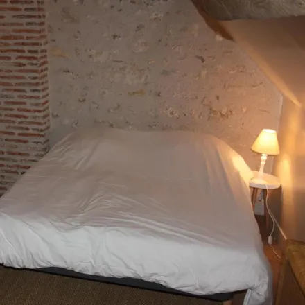 Rent this 3 bed house on 41350 Saint-Claude-de-Diray