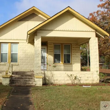 Buy this 2 bed house on 578 East 30th Street in Texarkana, AR 71854