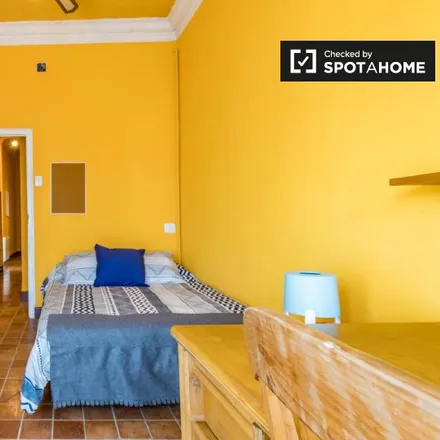 Rent this 5 bed room on Carrer de Sant Josep de Calassanç in 4, 46008 Valencia