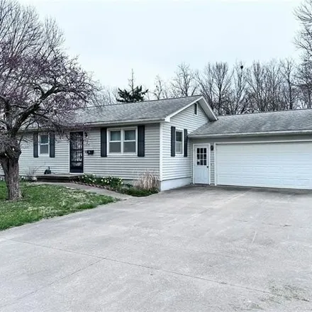 Buy this 3 bed house on 435 Park Avenue in Maryville, MO 64468