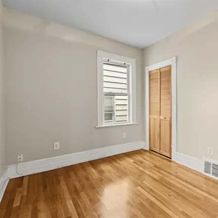 Image 7 - 117 Randolph Avenue, Communipaw, Jersey City, NJ 07305, USA - House for rent