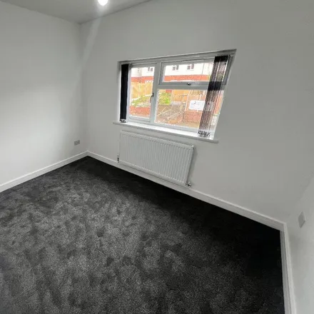 Image 7 - Lilac Road, Priory Estate, Coseley, DY1 4ES, United Kingdom - Apartment for rent