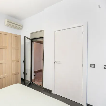 Image 2 - Carrer de Santiago Rusiñol, 23-25, 08902 l'Hospitalet de Llobregat, Spain - Apartment for rent
