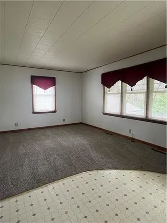 Image 3 - 659 East South Street, Harrisonville, MO 64701, USA - House for sale