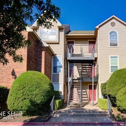 Buy this 1 bed condo on University Hill Condominiums in 1402 Westheimer Road, Abilene