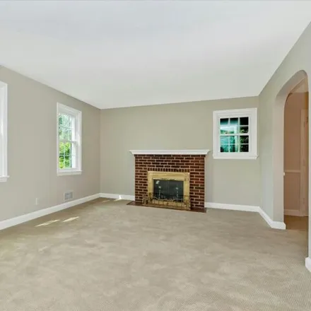 Image 4 - 212 Indian Spring Drive, Silver Spring, MD 20901, USA - House for sale