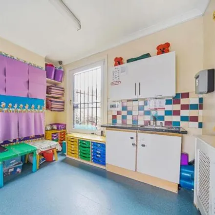 Image 4 - Clapton Girls' Academy, Laura Place, Lower Clapton, London, E5 0RB, United Kingdom - House for sale