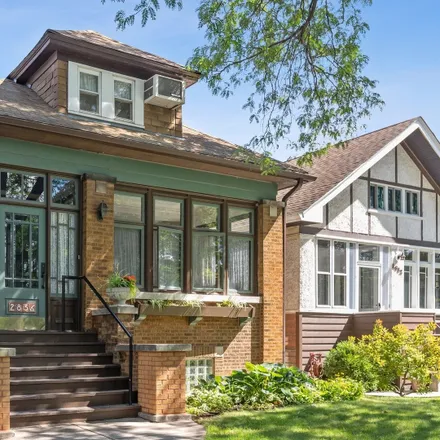 Image 2 - 2806 West Eastwood Avenue, Chicago, IL 60625, USA - House for sale