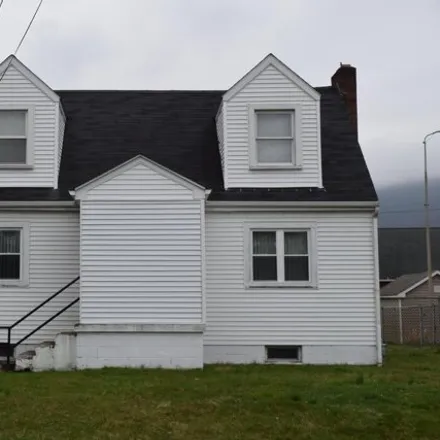 Buy this 4 bed house on 106 Frederick Street in Flemington, Clinton County