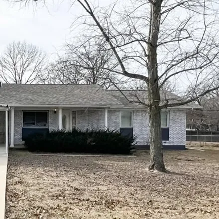 Buy this 4 bed house on 1957 Hoglen Drive in West Plains, MO 65775