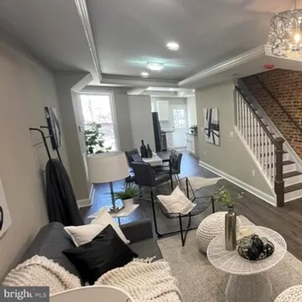 Image 2 - 2711 Ashland Avenue, Baltimore, MD 21205, USA - Townhouse for sale