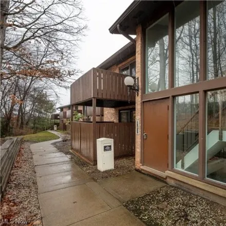 Image 1 - 6972 West Fitzwater Road, Brecksville, OH 44141, USA - Condo for sale