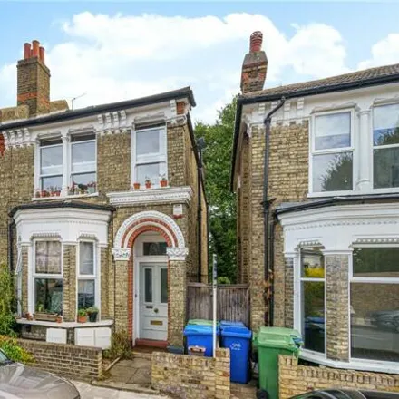 Rent this 1 bed room on 8 Kelmore Grove in London, SE22 9BH