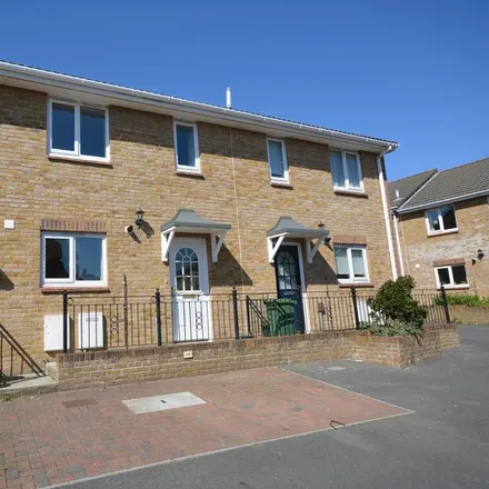 Rent this 3 bed townhouse on The Sidings in Cowes, PO31 7FX