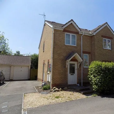 Rent this 5 bed room on Hill Court in Broadlands, CF31 5BX