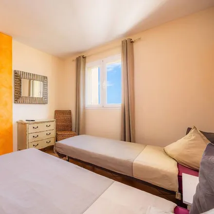 Rent this 2 bed apartment on Club de tennis Porto Cristo Novo in Passeig Manuel de Falla, 07689 Portocristo