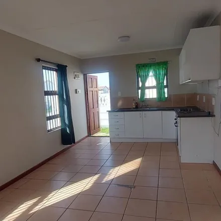 Image 3 - Highlands Drive, Woodlands, Mitchells Plain, 7789, South Africa - Apartment for rent