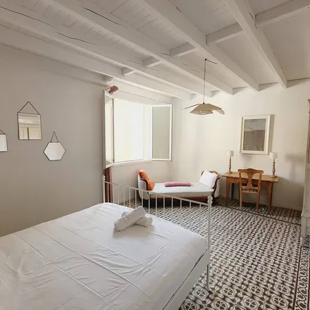 Rent this 5 bed house on 34420 Villeneuve-lès-Béziers