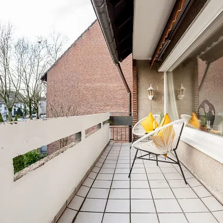 Rent this 2 bed apartment on Heisinger Straße 381 in 45259 Essen, Germany