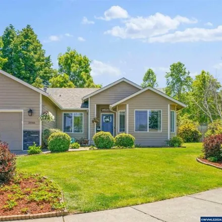 Buy this 3 bed house on 2046 Knoll Ct S in Salem, Oregon