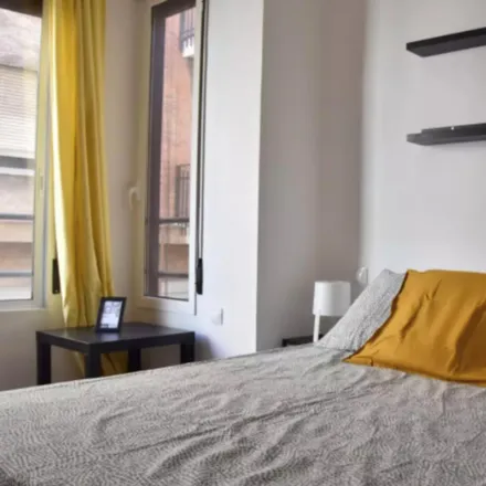 Rent this 3 bed room on BitBase in Carrer del Músic Peydró, 52