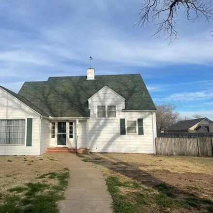 Buy this 3 bed house on 2503 6th Avenue in Canyon, TX 79015
